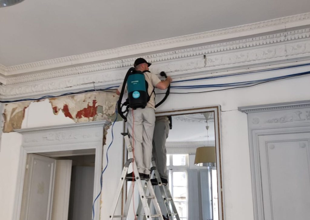 Avant et après un nettoyage de fin de chantier à Bordeaux par l’entreprise Leconte Nettoyage.
