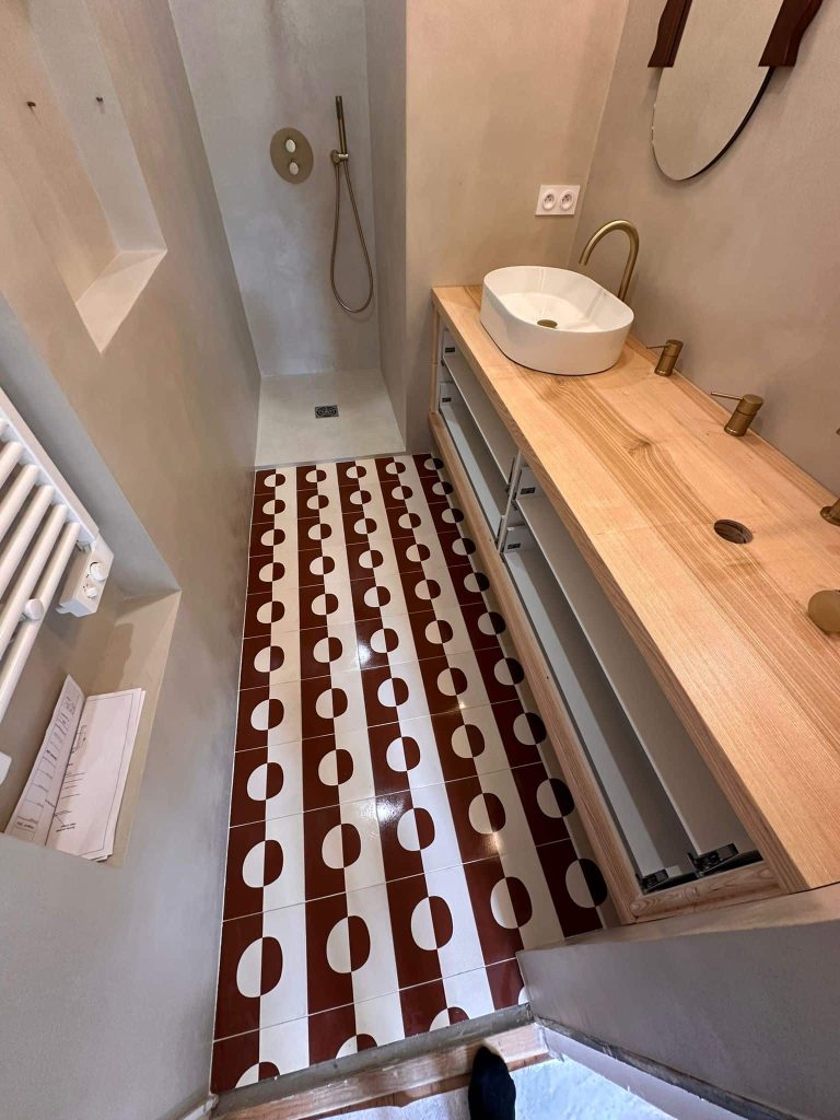 Logement propre et lumineux à Bordeaux après une intervention de remise en état par Leconte Nettoyage.