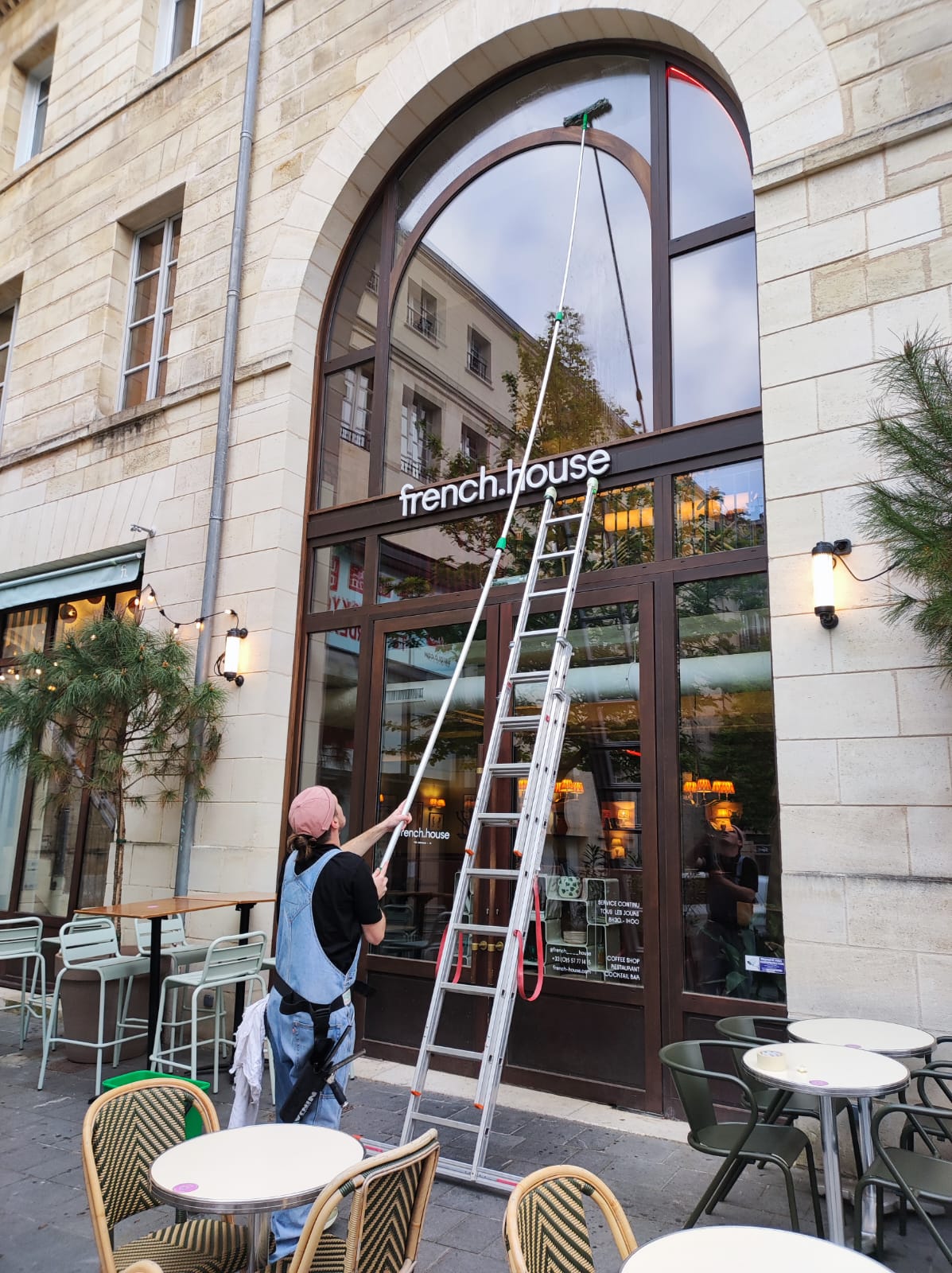 Nettoyage vitre en hauteur